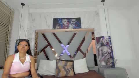 Snapshot of vikitomson chatting on December 22, 1:11 pm vikiTomson online show from December 22, 1:11 pm