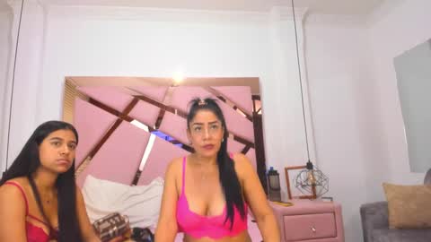 Snapshot of vikitomson chatting on February 3, 5:14 pm vikiTomson online show from February 3, 5:14 pm