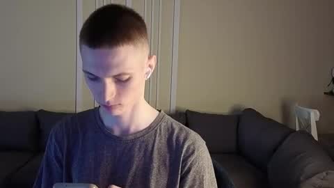 Max online show from March 25, 2:12 pm