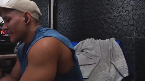 Viktor Herrera online show from September 18, 8:00 pm