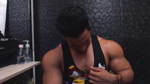 Viktor Herrera online show from October 6, 4:15 pm