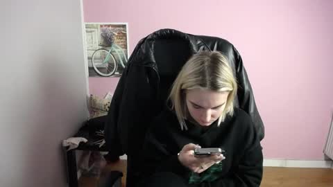 viktoria_lovely online show from April 10, 6:29 am