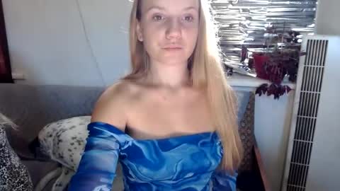 Snapshot of viktorisagi chatting on July 11, 5:54 am ViktoriSagi online show from July 11, 5:54 am