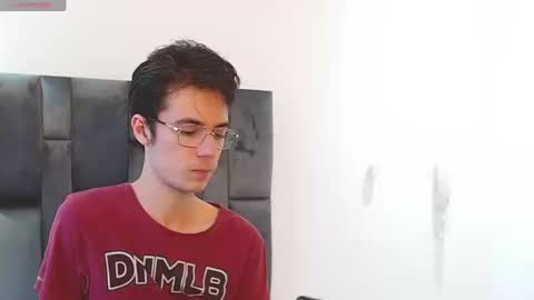 viktornoir online show from September 16, 9:49 pm