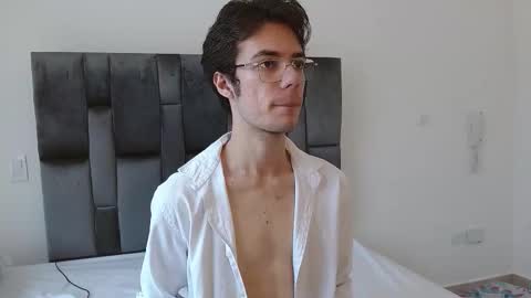 viktornoir online show from October 15, 2:39 pm