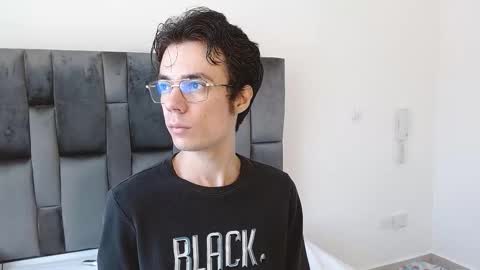 viktornoir online show from October 17, 1:57 pm