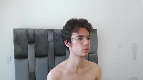 viktornoir online show from October 18, 4:19 pm