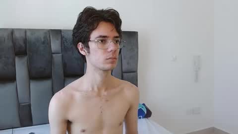 viktornoir online show from October 21, 2:07 pm