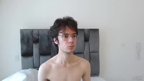 viktornoir online show from October 28, 2:42 pm