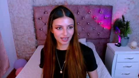 viky_evanss online show from March 10, 6:35 pm