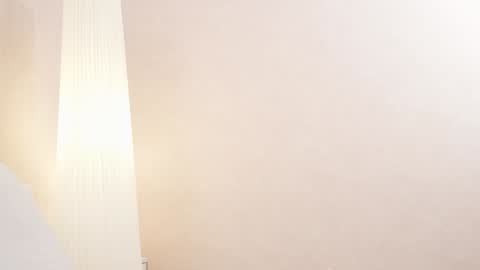 Snapshot of villanelle_l chatting on December 9, 10:11 am Lana online show from December 9, 10:11 am