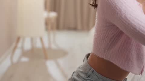 Snapshot of villanelle_l chatting on January 13, 11:52 am Lana online show from January 13, 11:52 am