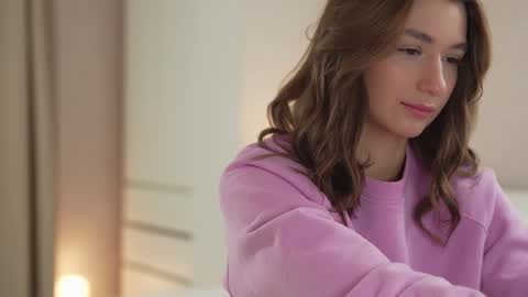 Snapshot of villanelle_l chatting on January 17, 12:21 pm Lana online show from January 17, 12:21 pm