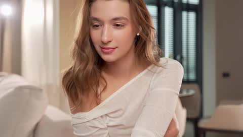 Snapshot of villanelle_l chatting on March 5, 11:49 am Lana online show from March 5, 11:49 am