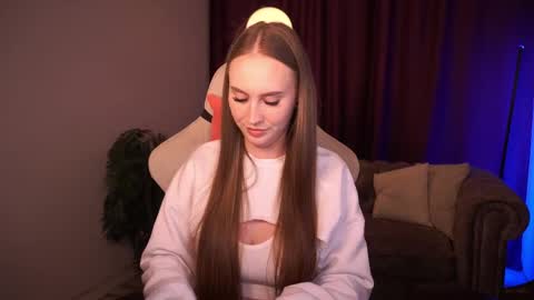  Vi  online show from April 13, 11:16 am