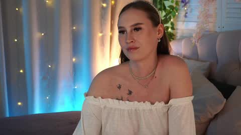  Vi  online show from April 15, 12:34 pm