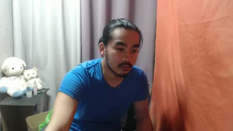 Snapshot of vin_17 chatting on February 17, 4:31 am Call me Marvin online show from February 17, 4:31 am