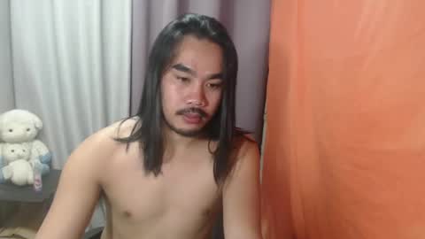 Snapshot of vin_17 chatting on March 2, 11:42 pm Call me Marvin online show from March 2, 11:42 pm