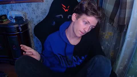 Snapshot of vince__dice chatting on December 5, 7:38 pm Dimoooooon online show from December 5, 7:38 pm