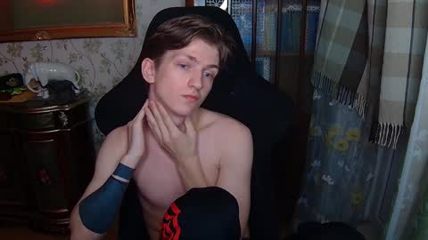 Snapshot of vince__dice chatting on December 6, 10:19 pm Dimoooooon online show from December 6, 10:19 pm