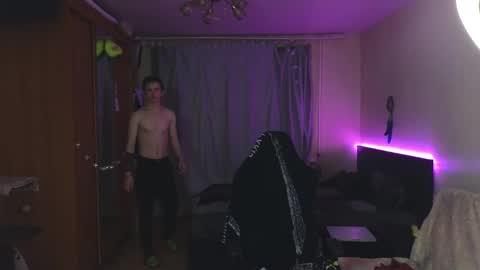 Snapshot of vince__dice chatting on December 14, 3:15 pm Dimoooooon online show from December 14, 3:15 pm