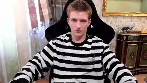Snapshot of vince__dice chatting on June 29, 10:15 am Dimoooooon online show from June 29, 10:15 am