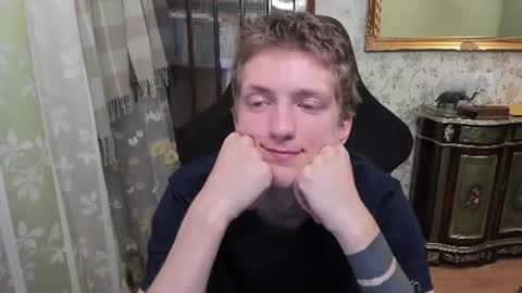 Snapshot of vince__dice chatting on July 6, 8:11 pm Dimoooooon online show from July 6, 8:11 pm