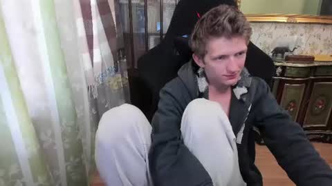 Snapshot of vince__dice chatting on July 20, 4:53 pm Dimoooooon online show from July 20, 4:53 pm