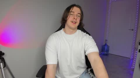 Vincent Strong online show from December 20, 1:43 pm