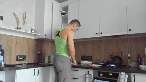 Snapshot of vincent_o chatting on December 15, 8:30 am Vincent. uncut 18cm online show from December 15, 8:30 am