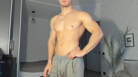 Snapshot of vincent_o chatting on December 23, 11:47 am Vincent. uncut 18cm online show from December 23, 11:47 am