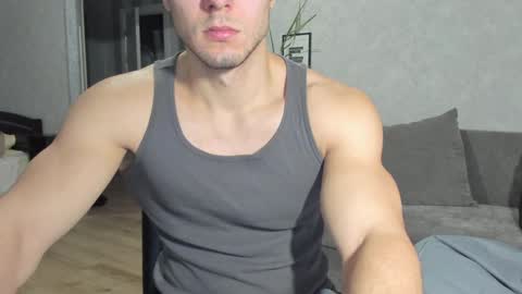 Snapshot of vincent_o chatting on December 30, 7:11 pm Vincent. uncut 18cm online show from December 30, 7:11 pm