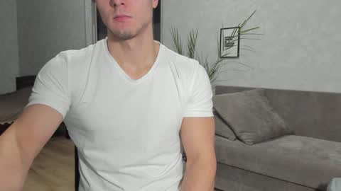 Snapshot of vincent_o chatting on January 3, 3:44 pm Vincent. uncut 18cm online show from January 3, 3:44 pm