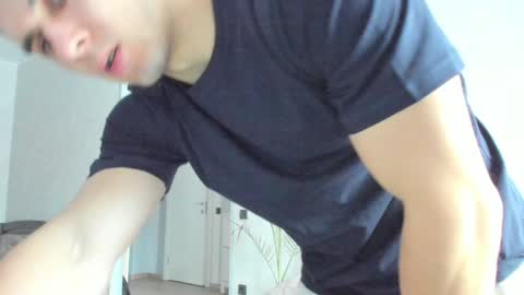 Snapshot of vincent_o chatting on January 9, 9:16 am Vincent. uncut 18cm online show from January 9, 9:16 am