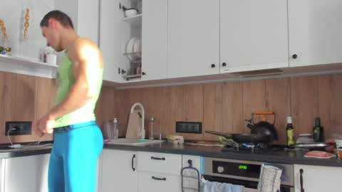 Snapshot of vincent_o chatting on January 11, 8:33 am Vincent. uncut 18cm online show from January 11, 8:33 am