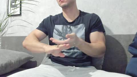 Snapshot of vincent_o chatting on January 11, 7:38 pm Vincent. uncut 18cm online show from January 11, 7:38 pm