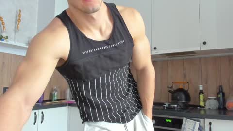 Snapshot of vincent_o chatting on January 12, 8:36 am Vincent. uncut 18cm online show from January 12, 8:36 am