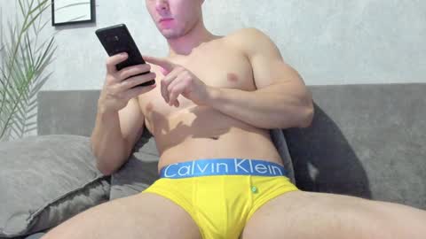 Snapshot of vincent_o chatting on January 20, 3:18 pm Vincent. uncut 18cm online show from January 20, 3:18 pm