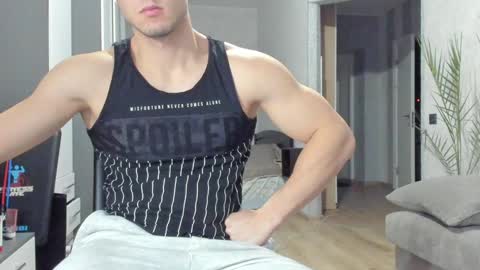 Snapshot of vincent_o chatting on January 27, 5:58 pm Vincent. uncut 18cm online show from January 27, 5:58 pm