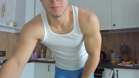 Snapshot of vincent_o chatting on January 28, 9:51 am Vincent. uncut 18cm online show from January 28, 9:51 am