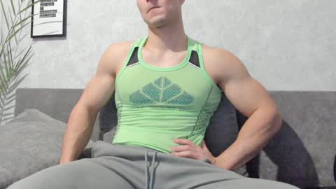 Snapshot of vincent_o chatting on January 29, 3:15 pm Vincent. uncut 18cm online show from January 29, 3:15 pm