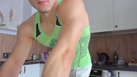 Snapshot of vincent_o chatting on February 11, 8:15 am Vincent. uncut 18cm online show from February 11, 8:15 am