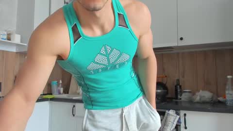 Snapshot of vincent_o chatting on February 19, 7:39 am Vincent. uncut 18cm online show from February 19, 7:39 am