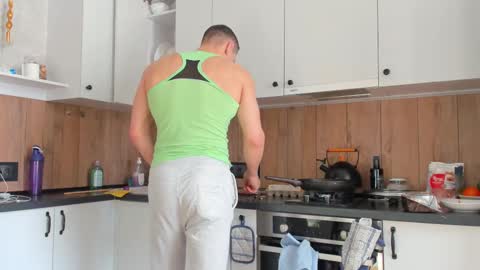 Snapshot of vincent_o chatting on February 22, 7:45 am Vincent. uncut 18cm online show from February 22, 7:45 am