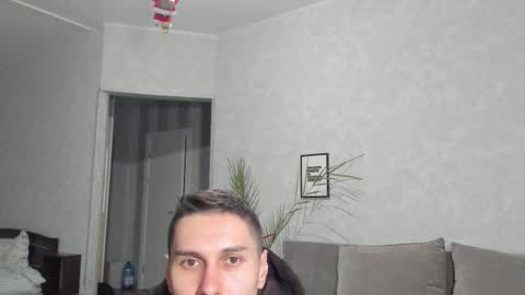 Snapshot of vincent_o chatting on December 16, 3:17 pm Vincent. uncut 18cm online show from December 16, 3:17 pm