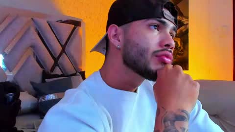 Vincent online show from March 28, 5:18 am