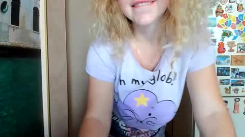 Snapshot of viodetta chatting on September 27, 10:31 am viodetta online show from September 27, 10:31 am