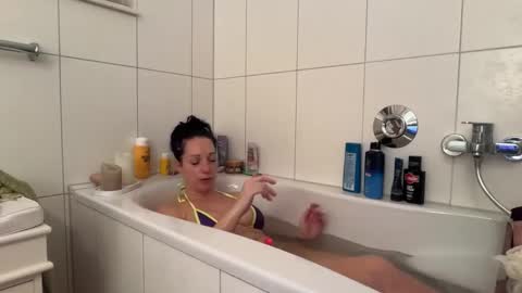 Vio online show from February 13, 6:15 pm