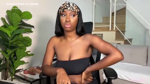 Fantasy Black Girl online show from March 27, 8:26 am