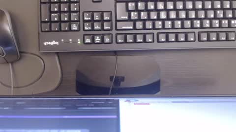 Snapshot of violet_2003 chatting on April 21, 2:23 pm V I O L E T online show from April 21, 2:23 pm